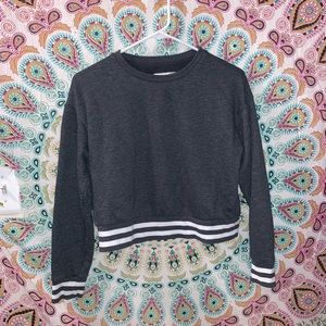 Lightweight cropped sweatshirt
